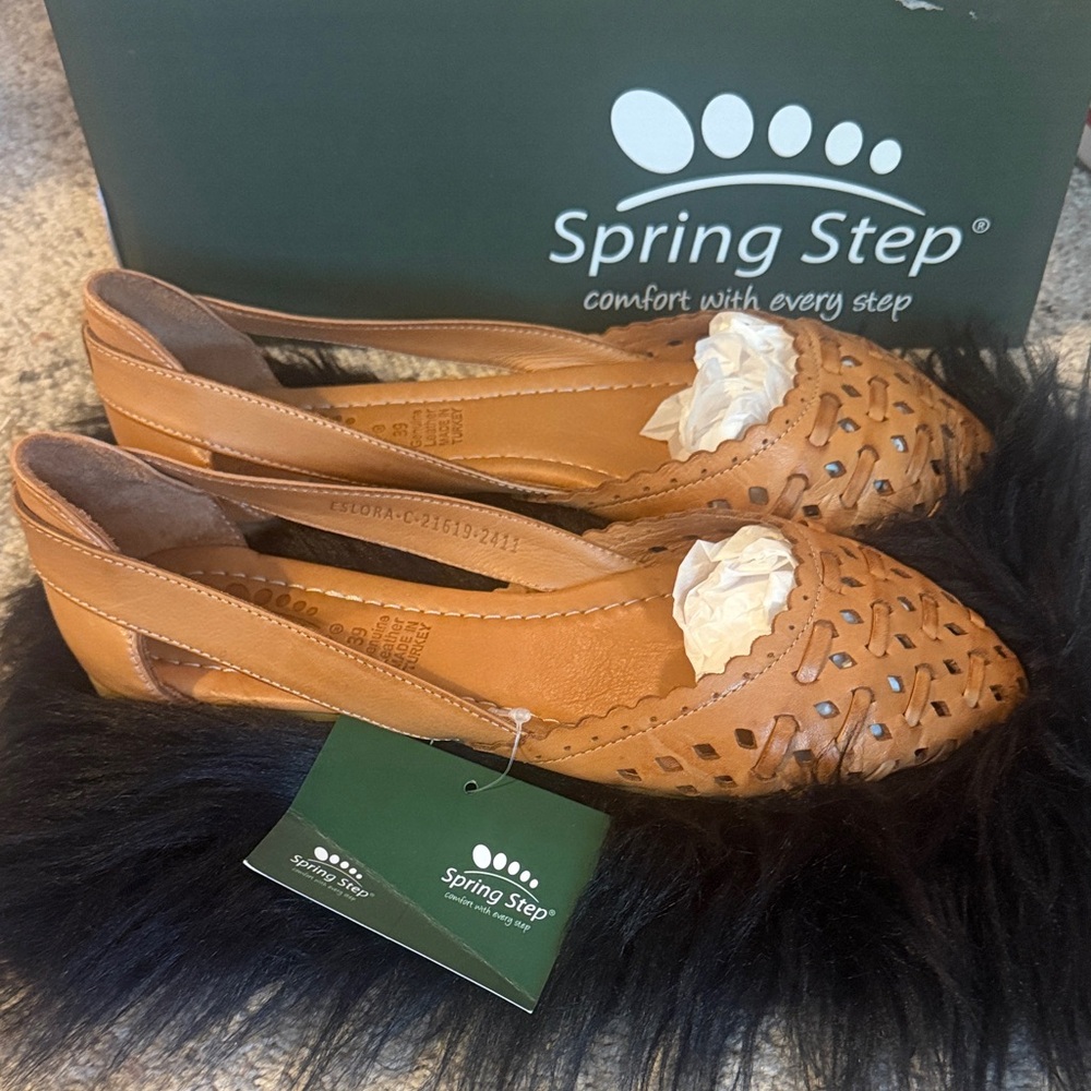 Spring Step Women's Tan Woven Leather Slingback Loafers - Picture 2 of 11